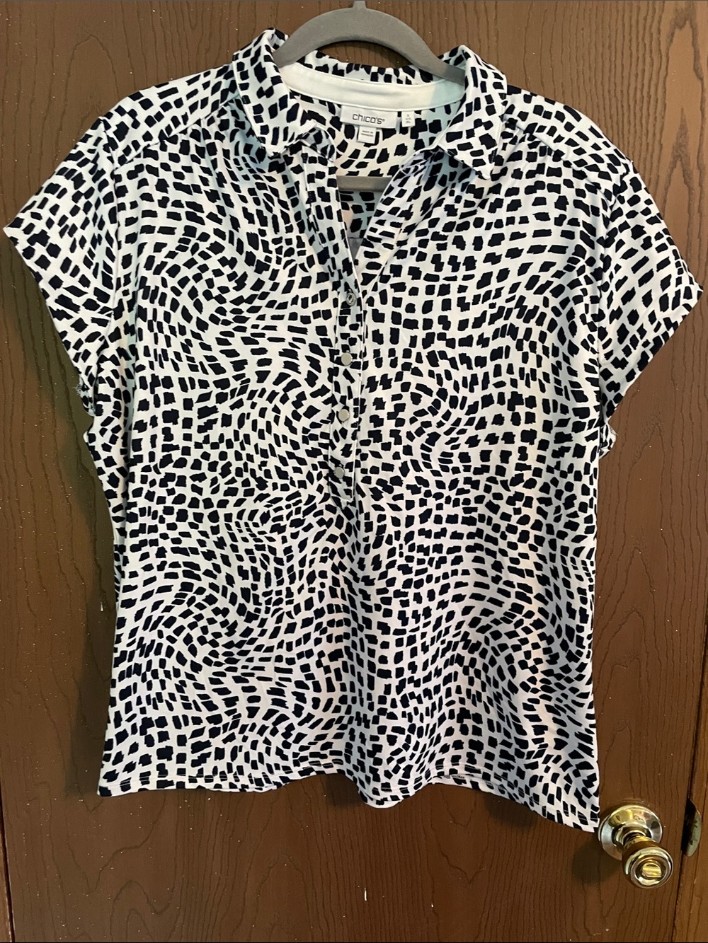 Chico's zenergy top size 3 navy and white